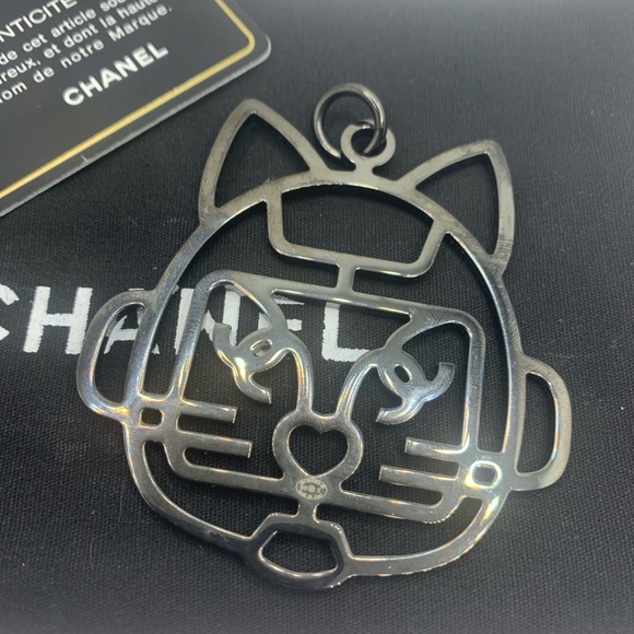 Authentic Chanel Pendant - Cat Design - Blue - Picture 14 of 17